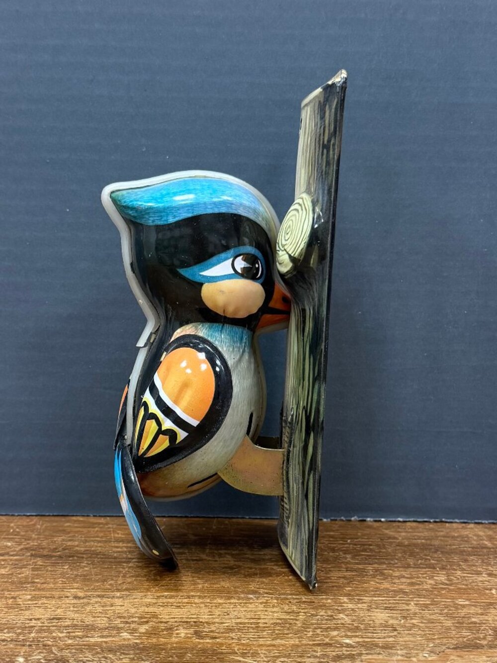 Vintage Wind-Up Tin Litho Woodpecker.